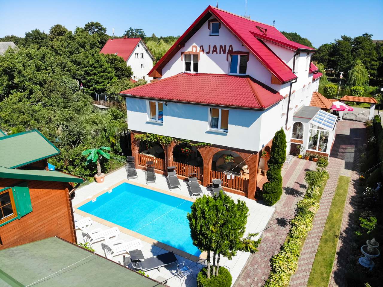 pensjonat-z-basenem-pustkowo